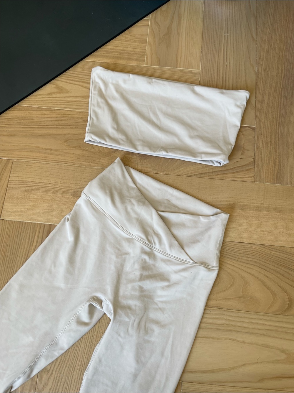 NKD Cream Leggings with Strapless Sports Bra